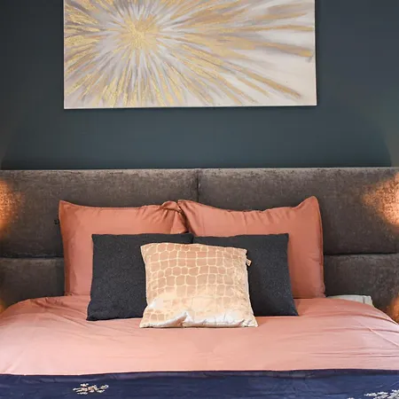 Dreamzzz Boutique Bed & Breakfast